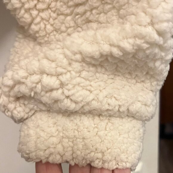 HYFVE Play It Right Teddy Fabric Button-down cropped Jacket cream size small - Picture 10 of 10